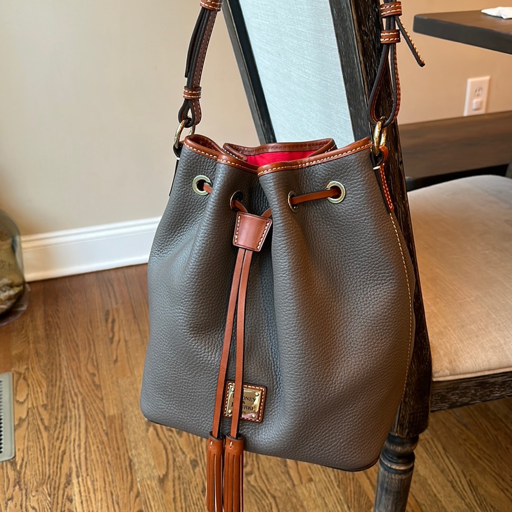 New Dooney Bourke shoulder bucket bag